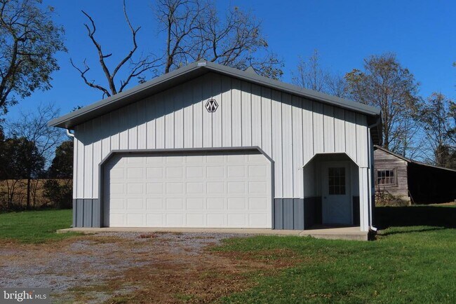 Building Photo - 8743 Buchanan Trail W