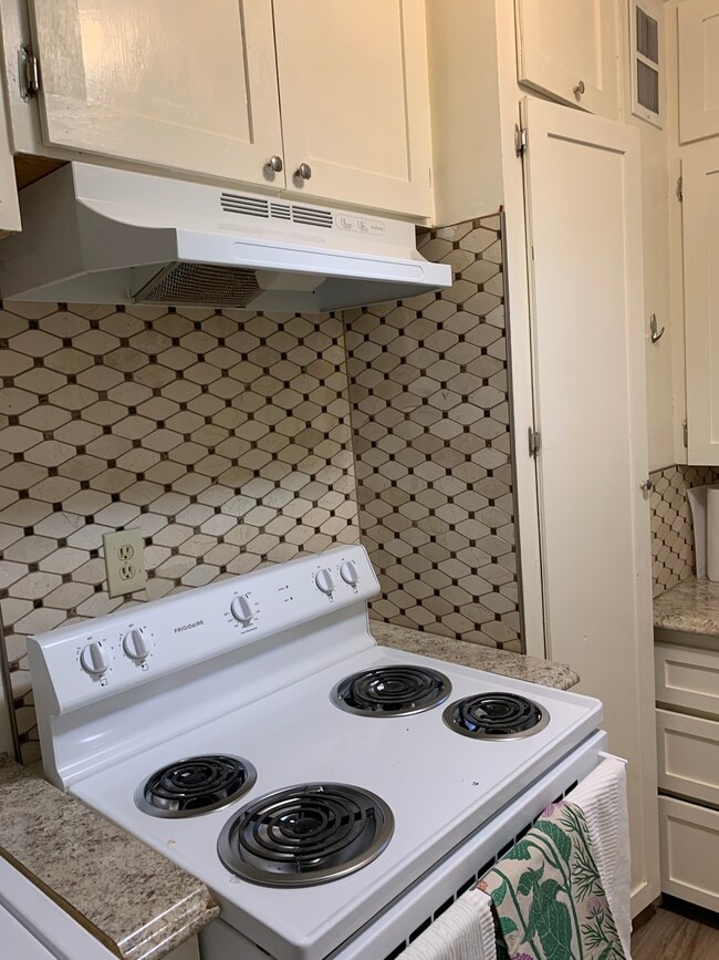 Building Photo - 2604 23rd St