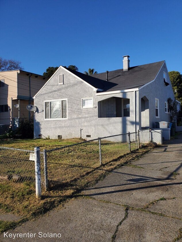 Primary Photo - 44 Woodrow Ave