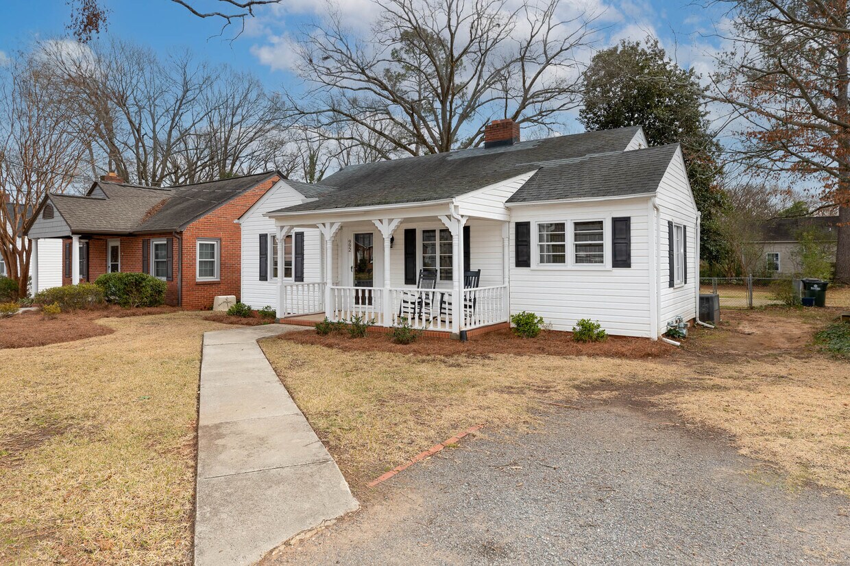 Foto principal - 992 Beverly Dr
