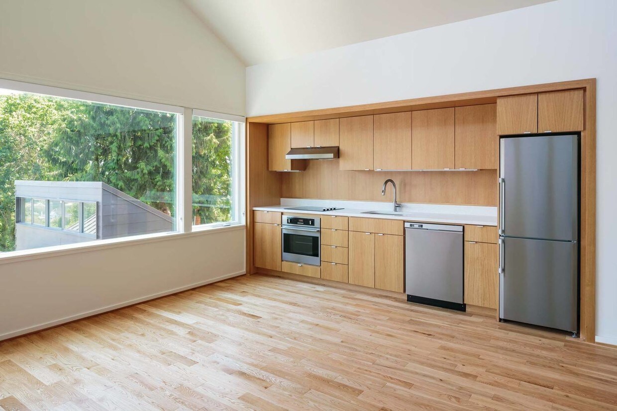 Primary Photo - 33 D Ave