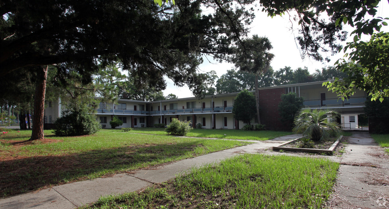 Primary Photo - Alderman Apartments