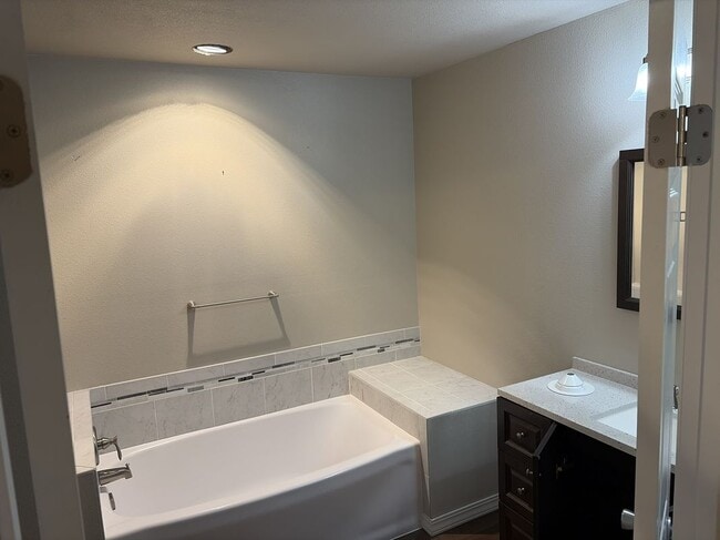 Building Photo - 521 Micahs Crossing