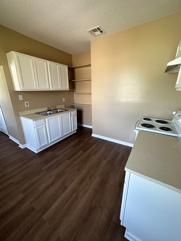 Building Photo - 2513 N Galvez St
