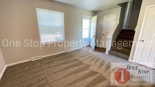Building Photo - Charming 3-bedroom, 1-bathroom in Independ...