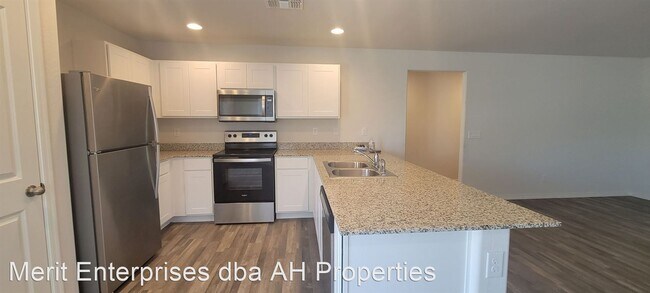 Foto del edificio - 3 br, 2 bath House - 2042 E JULIAN DR