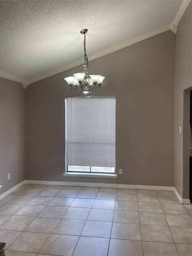 Foto del edificio - 17401 Red Oak Dr