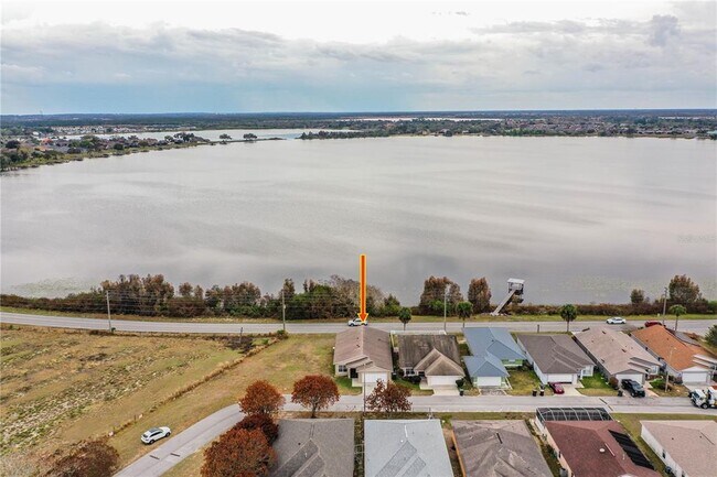 Foto del edificio - 812 Marcia Loop