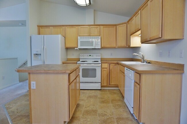 Building Photo - 6614 Whisperwood Park Dr
