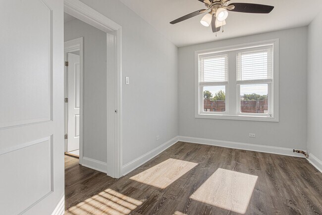 Foto del edificio - 1517 W Sherwin Ave