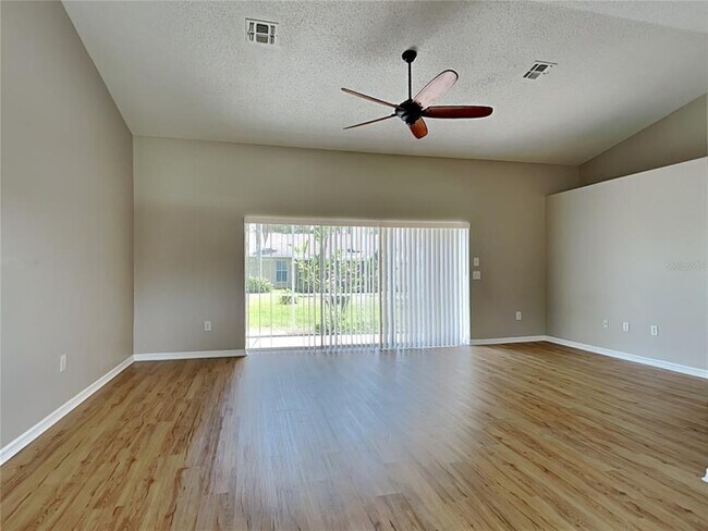 Foto del edificio - 5144 Drury Ct