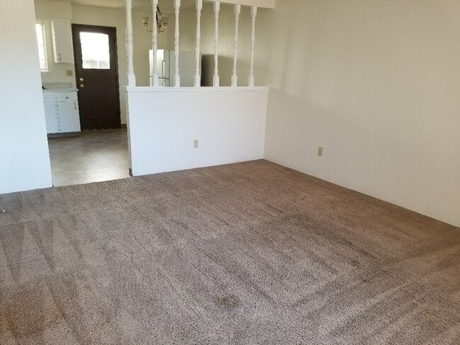 Building Photo - 1112 SW 5th St