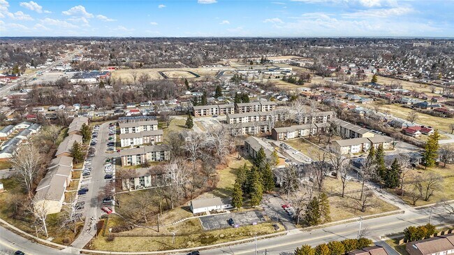 Foto del edificio - 3771 Cornell Dr