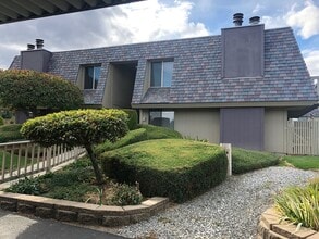 Building Photo - 1535 Castlerock Ave