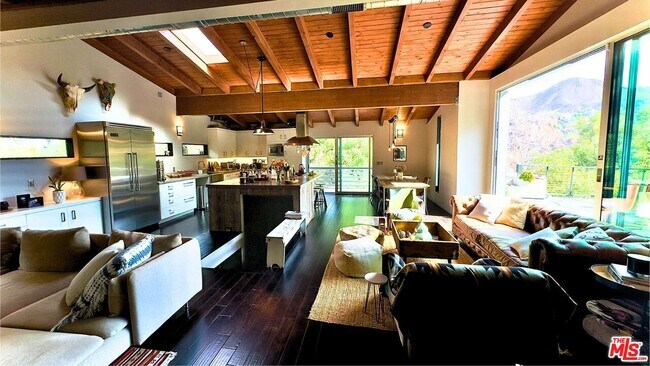 Foto del edificio - 19562 Cave Way