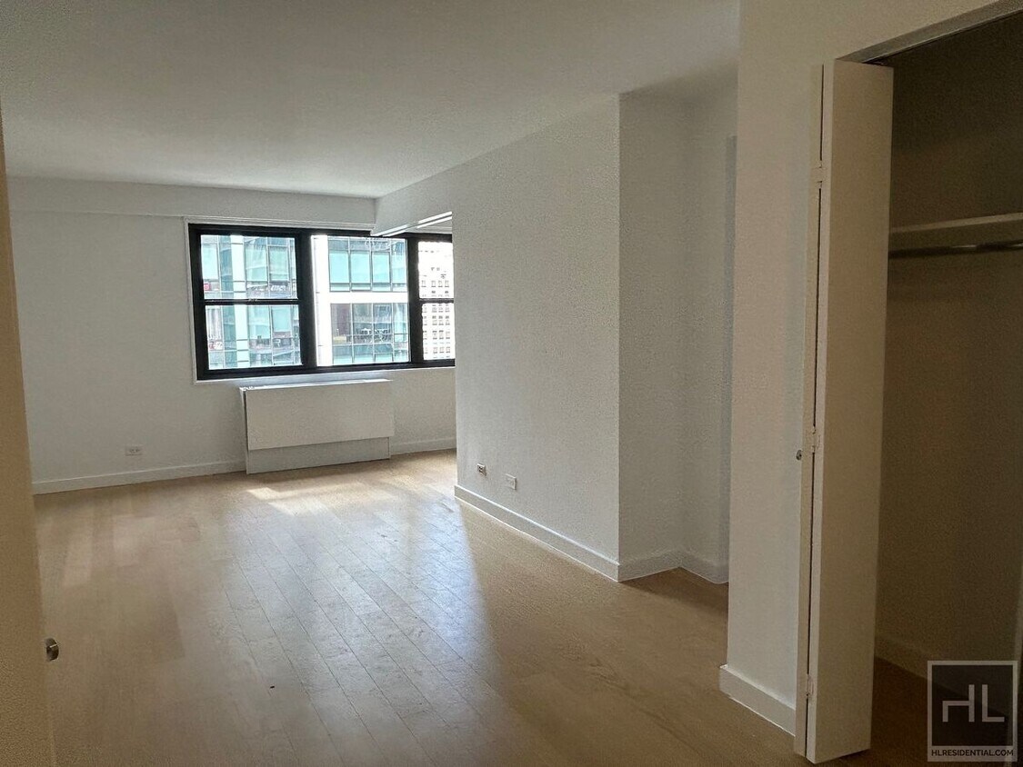 Primary Photo - East 39th Street