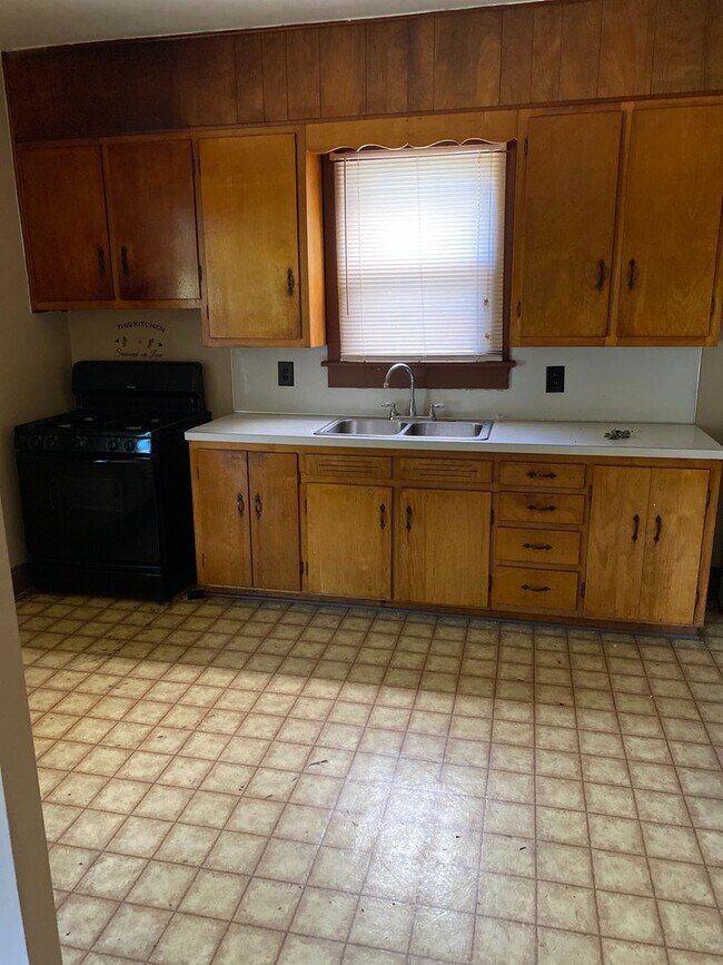 Building Photo - 1 br, 1 bath House - 691 S Irvine St Apart...