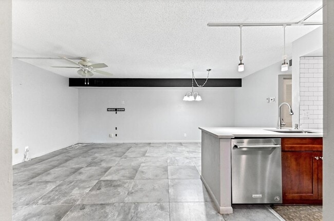 Building Photo - 14895 Builtmore Way