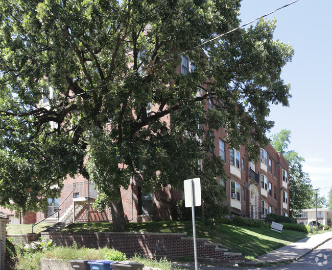 Foto del edificio - Studios in historic neighborhood and buildng