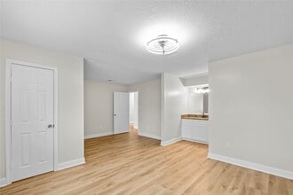 Building Photo - 926 Red Rock Canyon Dr