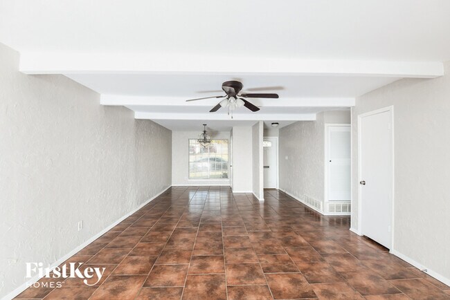 Foto del edificio - 313 Huntington Dr