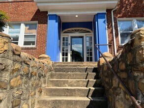 Building Photo - 115 Elm Ave