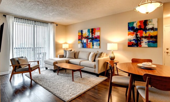 Foto del edificio - Golf Villas at Sabal Palm Apartments