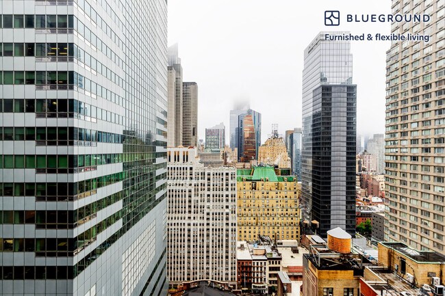 Foto del edificio - 235 W 48th St