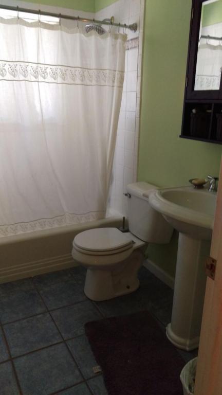 Building Photo - 2527 Delwood Ave