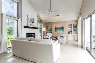 Building Photo - 16351 Craighurst Dr