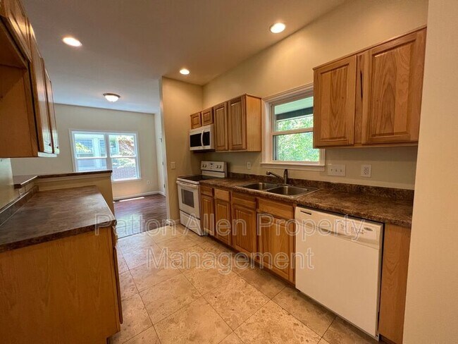 Foto del edificio - 64 Barnard Ave