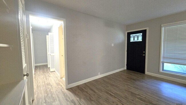Building Photo - 344 Burgess Pl