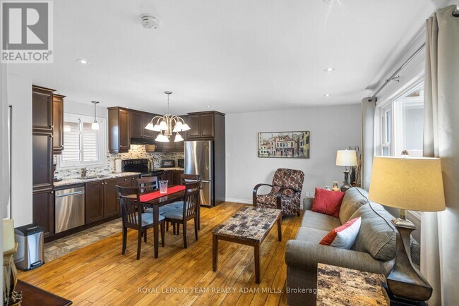 Building Photo - 1396 Maxime St