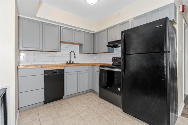 Foto del edificio - 305 E 9th St