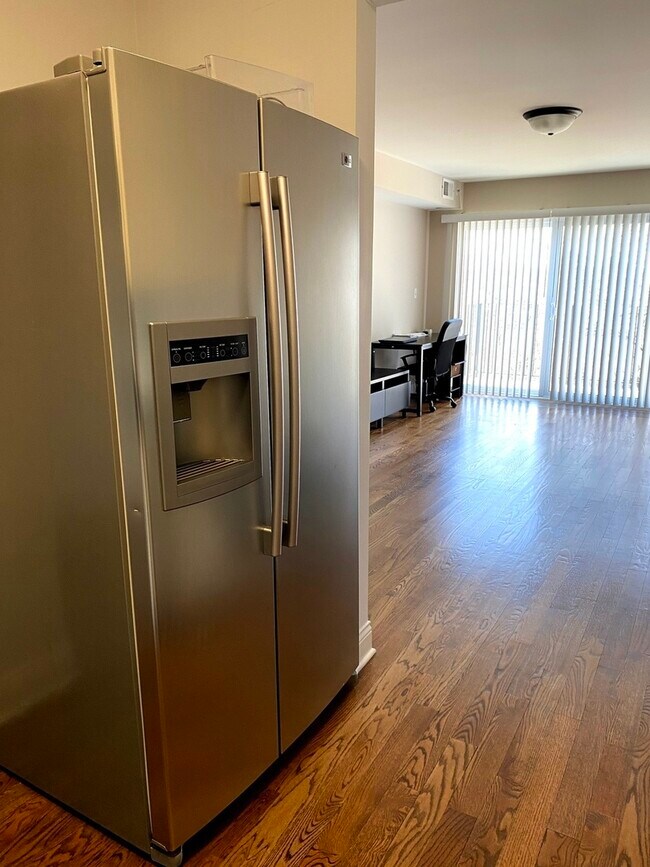 Building Photo - 5201 Carriage Way Dr
