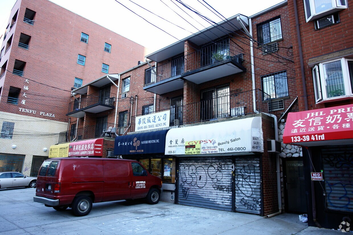 Primary Photo - 13331-13337 41st Rd