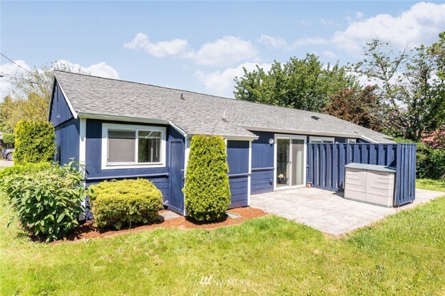Foto del edificio - 1746 N Rainier Ave