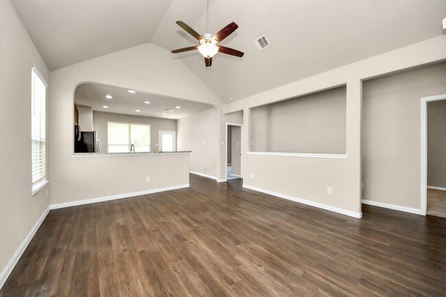 Building Photo - 17630 Holroyd Rd