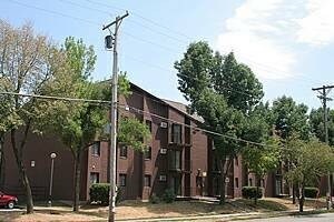 Building Photo - 404 S Gilbert St