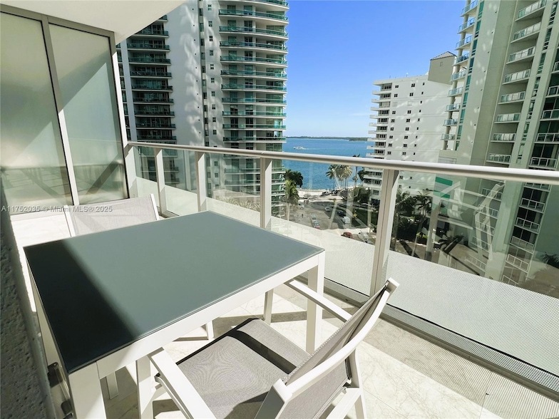 Foto principal - 1300 Brickell Bay Dr