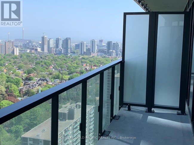 Photo du bâtiment - 575 Bloor St E