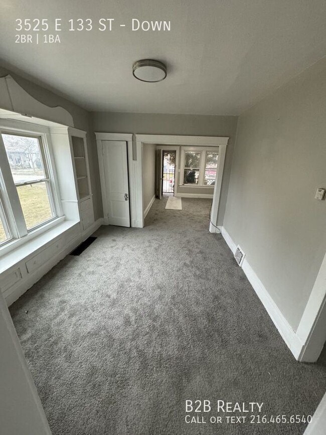 Building Photo - "Perfect Pairing: Discover Comfort and Sty...