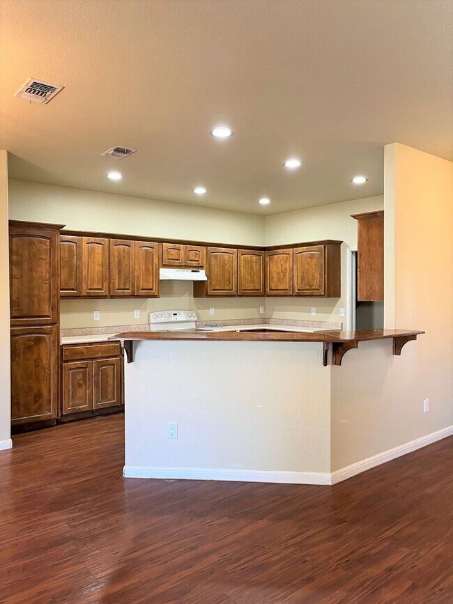 Building Photo - 1614 Calvin Loop