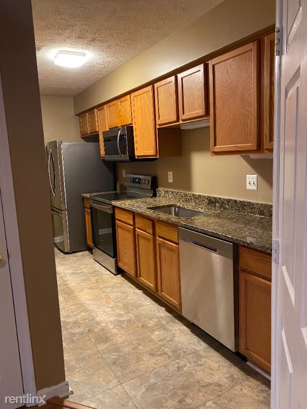 Building Photo - 3700 Excalibur Ct