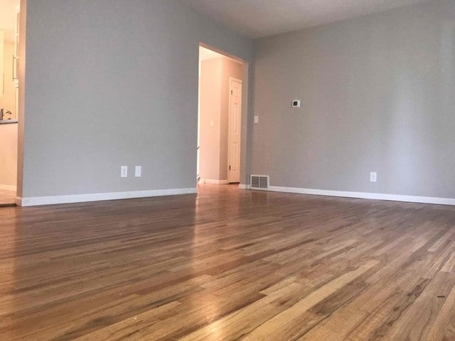 Foto del edificio - 249 Walnut Ln