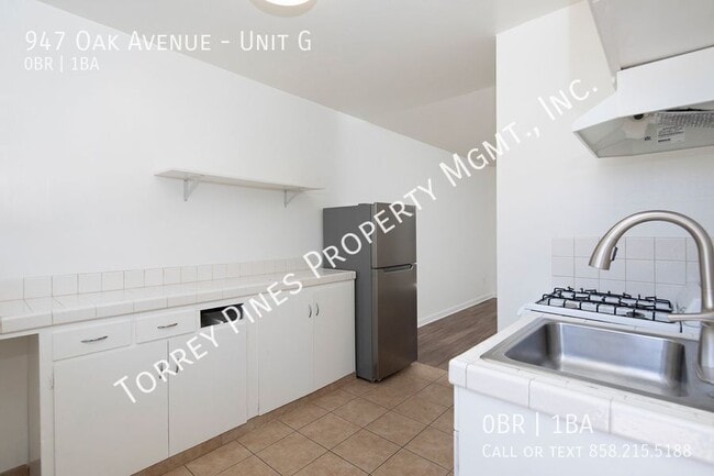 Building Photo - 947 Oak Ave