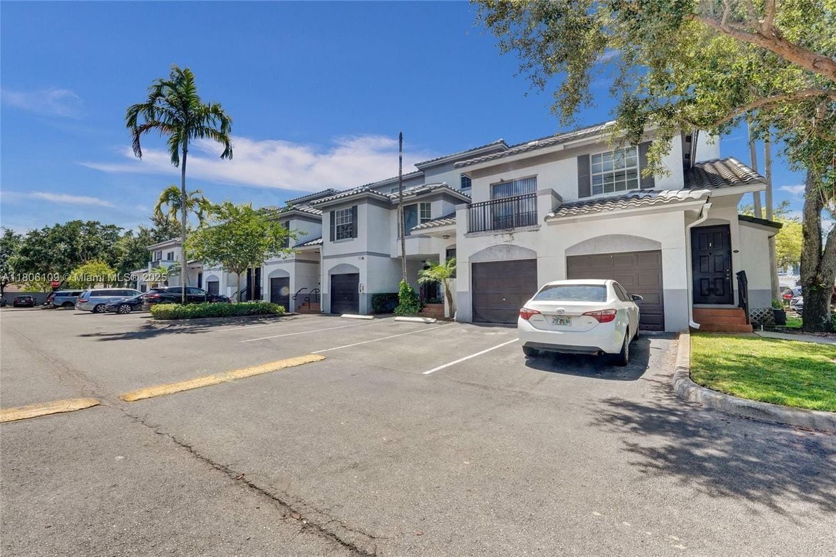 Primary Photo - 781 SW 148th Ave