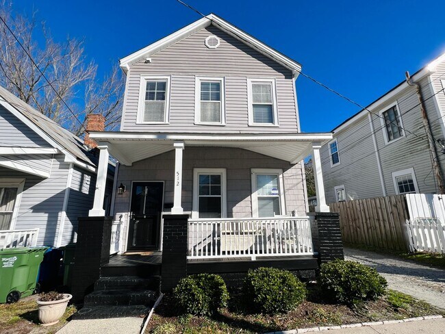 Building Photo - Beautifully refinished home!