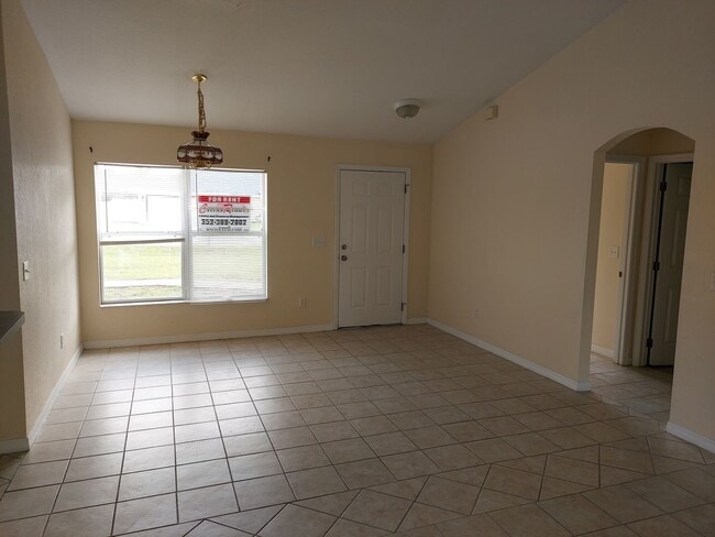 Building Photo - 130 Juniper Loop Cir