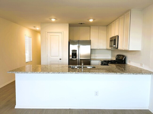 Foto del edificio - AVAILABLE NOW - $250 Off First Full Month | Brand-New Two-Story Home
